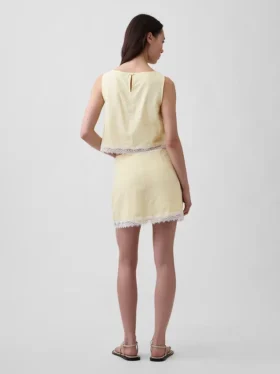 Mini-Skort aus Leinenmischung mit Spitzenbesatz