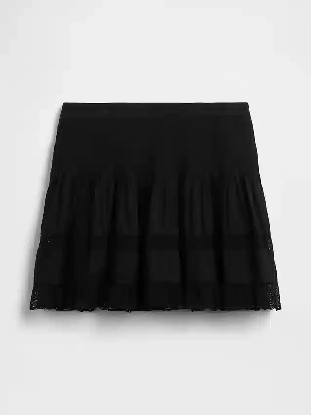 Mini-Skort mit Biesen und Spitzenbesatz