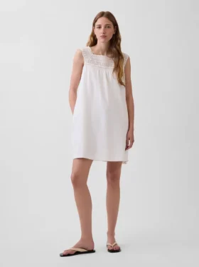 Minikleid aus Leinenmischung mit gehäkelter Passe