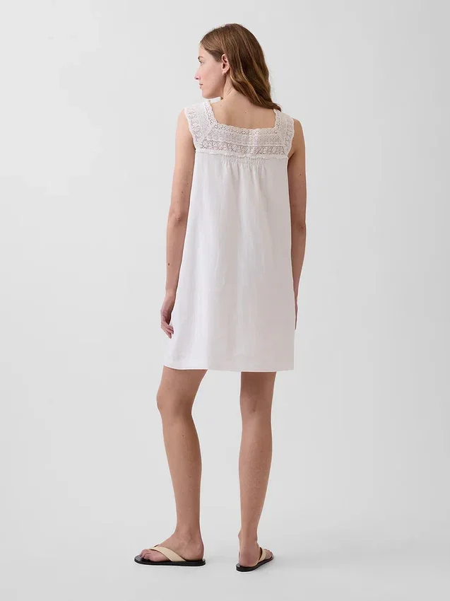 Minikleid aus Leinenmischung mit gehäkelter Passe