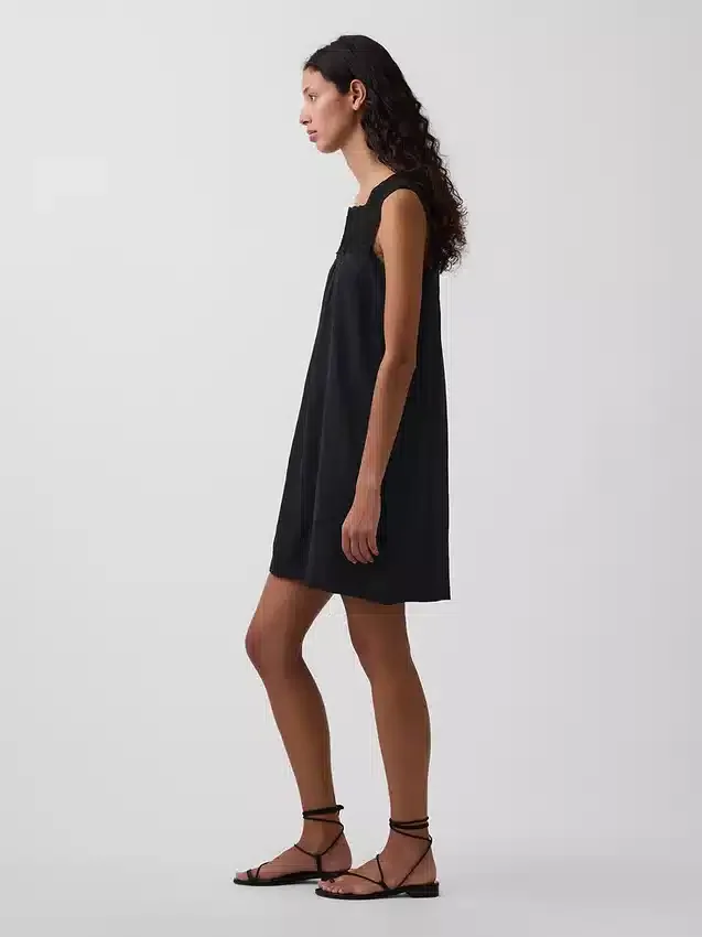 Minikleid aus Leinenmischung mit gehäkelter Passe