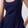 Minikleid aus Leinenmischung mit tief sitzender Taille