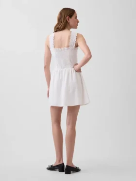 Minikleid mit Biesen und tief sitzender Taille