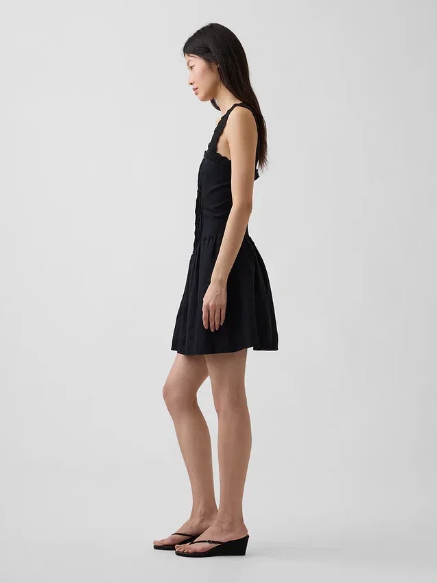 Minikleid mit Biesen und tief sitzender Taille