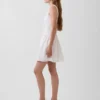 Minikleid mit Biesen und tief sitzender Taille