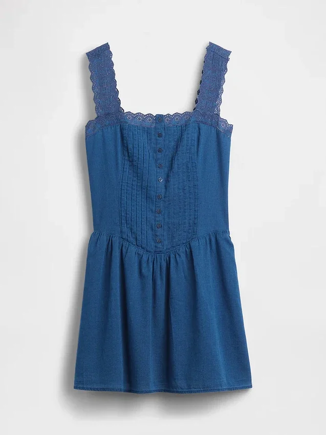 Minikleid mit Biesen und tief sitzender Taille