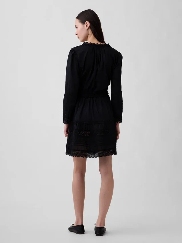 Minikleid mit Spitzenbesatz