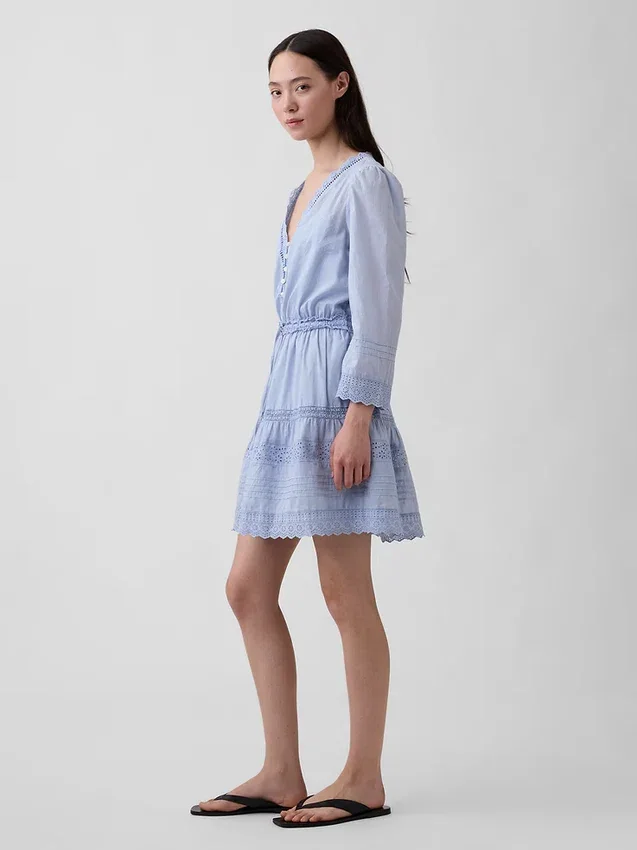 Minikleid mit Spitzenbesatz