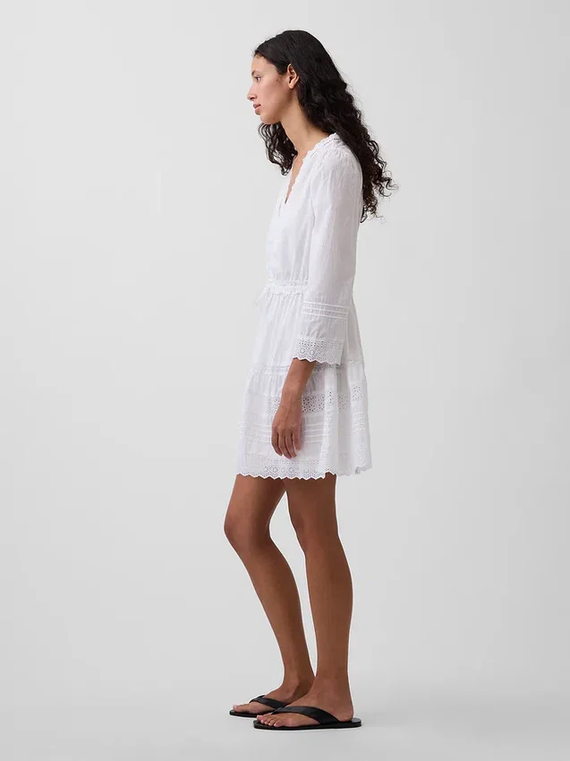 Minikleid mit Spitzenbesatz