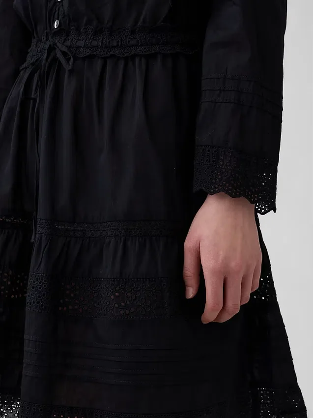 Minikleid mit Spitzenbesatz