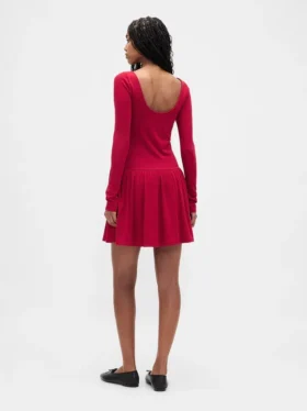 Minikleid mit tief sitzender Taille