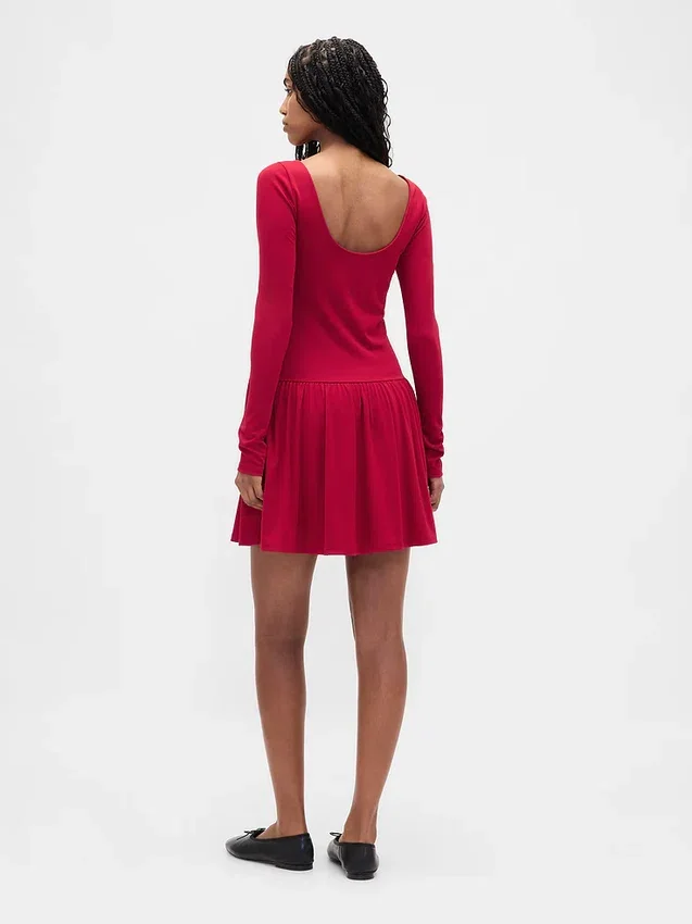 Minikleid mit tief sitzender Taille