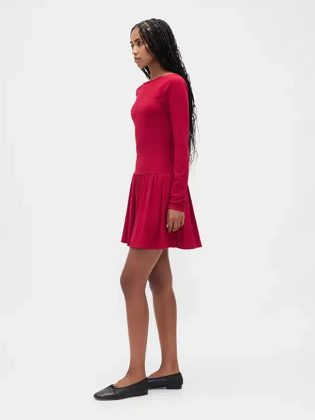 Minikleid mit tief sitzender Taille