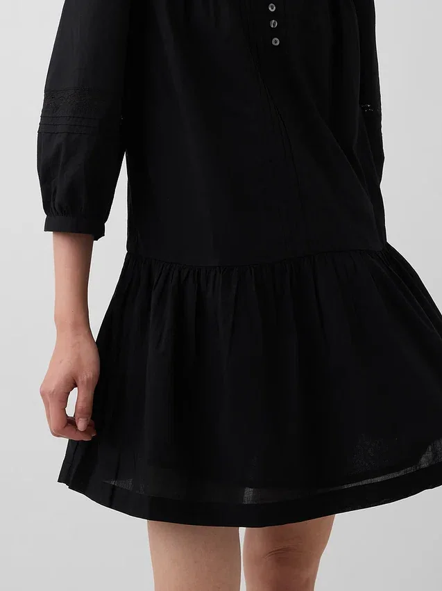 Minikleid mit tief sitzender Taille und Spitzenbesatz