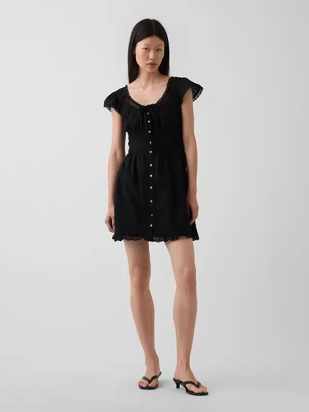 Minikleid mit U-Ausschnitt und Spitzenbesatz