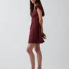 Minikleid mit U-Ausschnitt und Spitzenbesatz