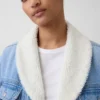 Mit Sherpa gefütterte Denim-Jacke mit Schalkragen