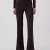 Moderne Flare-Hose mit breitem Rippmuster