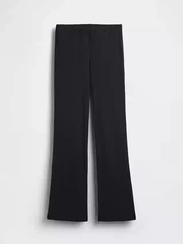 Moderne Flare-Hose mit breitem Rippmuster
