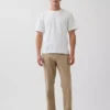 Moderne gerade geschnittene Khakis