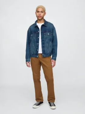 Moderne gerade geschnittene Khakis