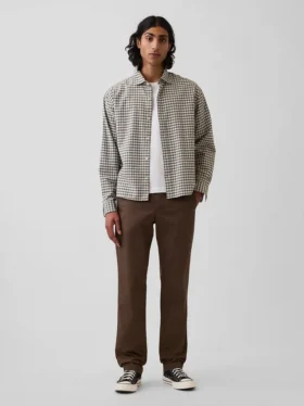 Moderne gerade geschnittene Khakis