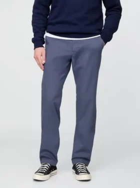 Moderne gerade geschnittene Khakis