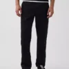 Moderne gerade geschnittene Khakis