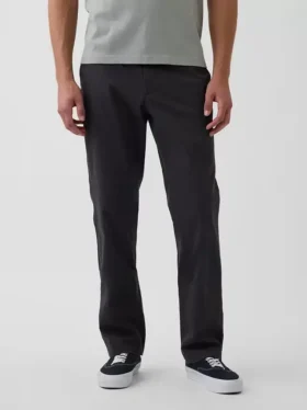 Moderne gerade geschnittene Khakis