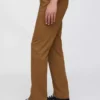 Moderne gerade geschnittene Khakis