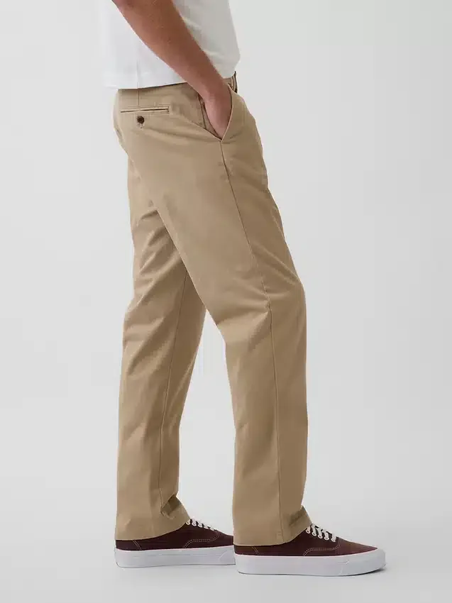 Moderne gerade geschnittene Khakis