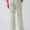 Moderne gerade geschnittene Khakis