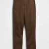 Moderne gerade geschnittene Khakis