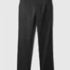 Moderne gerade geschnittene Khakis