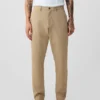 Moderne, konisch zulaufende Khakis