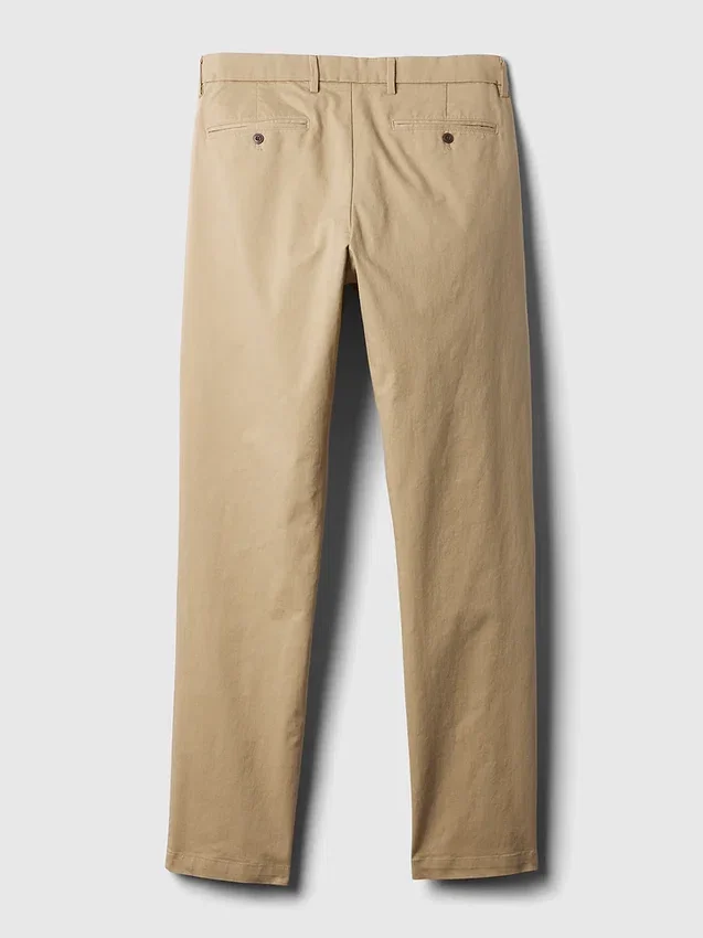 Moderne, konisch zulaufende Khakis