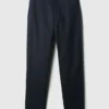 Moderne, konisch zulaufende Khakis