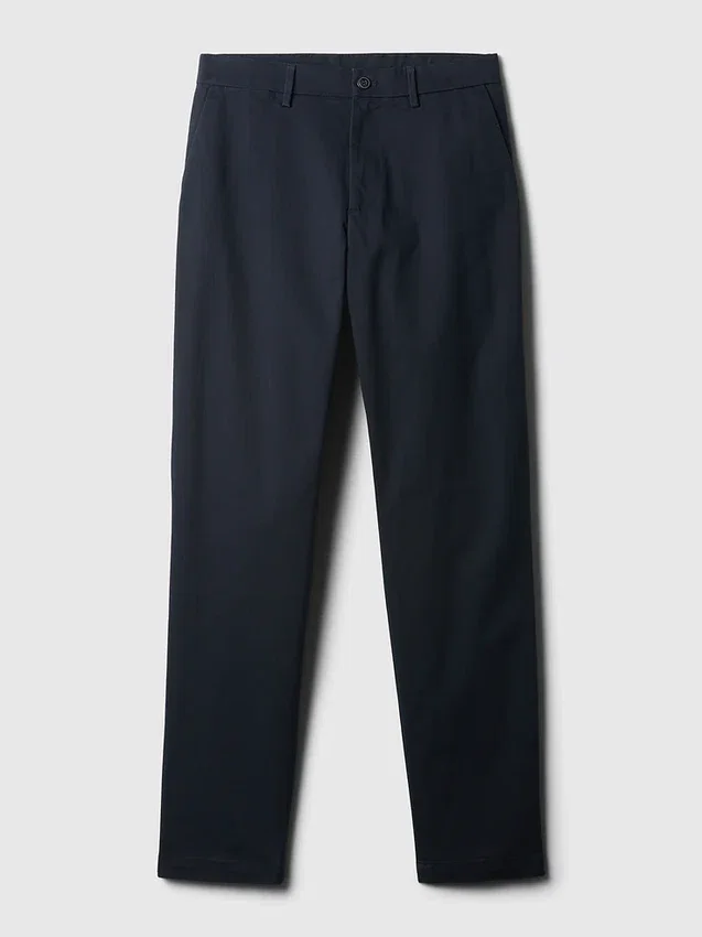 Moderne, konisch zulaufende Khakis