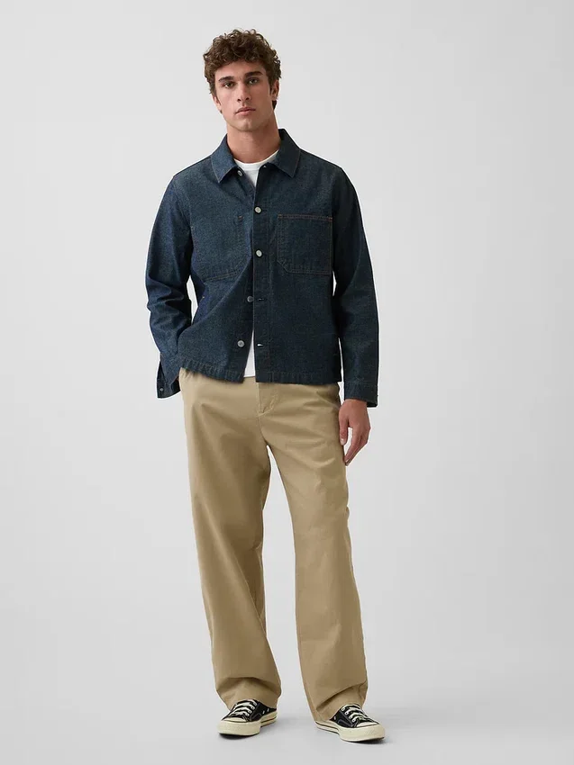 Moderne, locker sitzende Khakis
