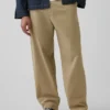 Moderne, locker sitzende Khakis