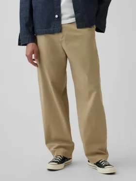 Moderne, locker sitzende Khakis