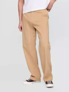 Moderne, locker sitzende Khakis im 90er-Jahre-Stil