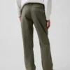 Moderne, lockere Khakis in gerader Passform für Kinder