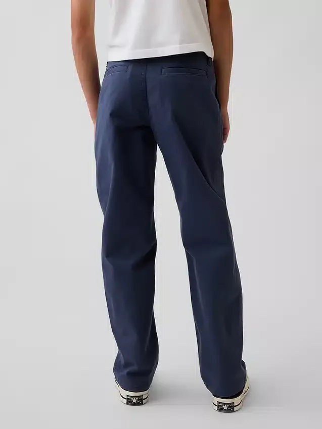 Moderne, lockere Khakis in gerader Passform für Kinder