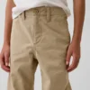 Moderne, lockere Khakis in gerader Passform für Kinder