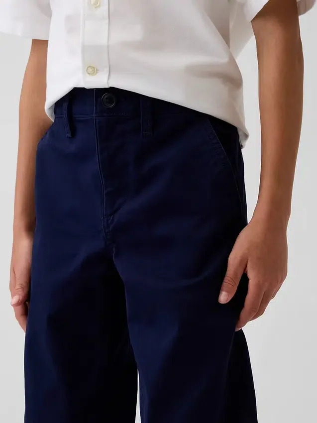 Moderne, lockere Khakis in gerader Passform für Kinder