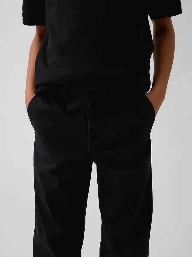 Moderne, lockere Khakis in gerader Passform für Kinder