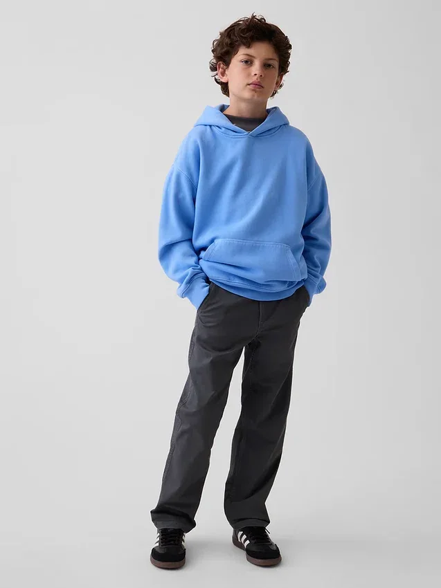 Moderne, lockere Khakis in gerader Passform für Kinder