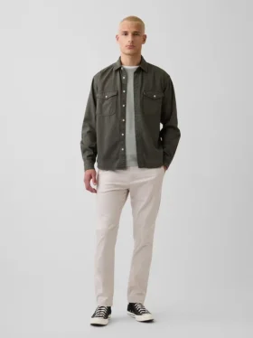 Moderne, schmal geschnittene Khakis