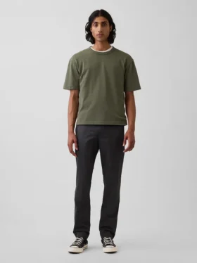 Moderne, schmal geschnittene Khakis